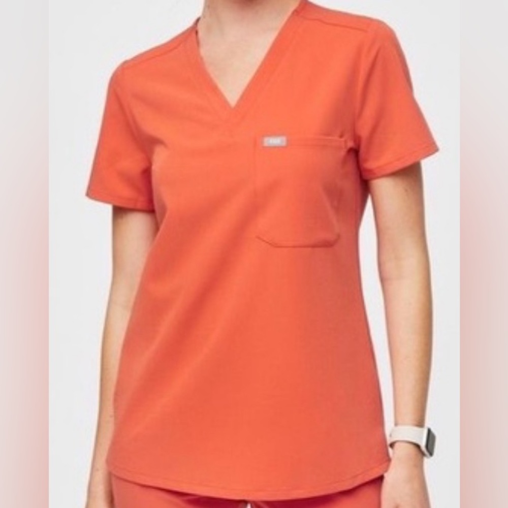 Figs Women’s Catarina One-Pocket Scrub Top in Sunset Orange, Size XS